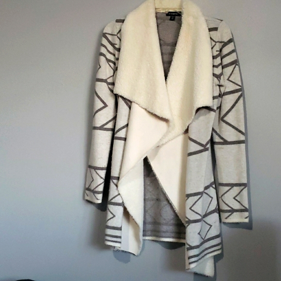 Long cardigan sweater - Picture 1 of 8